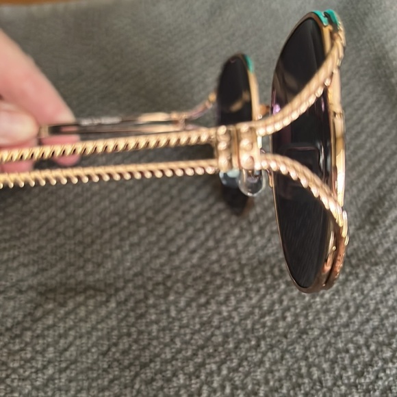 Rose gold mirrored lenses sunglasses. No script. - Picture 6 of 7